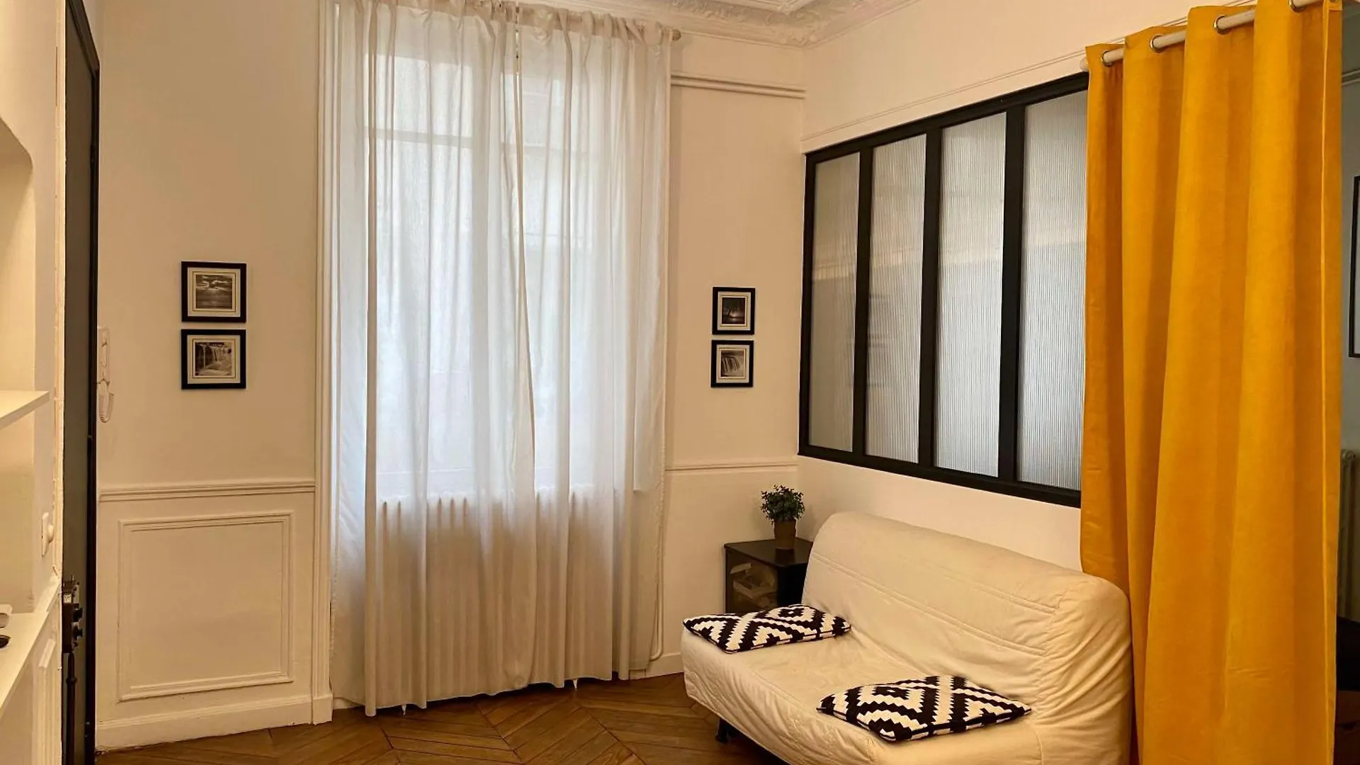 Charmant Appartement Paris 8. Apartment
